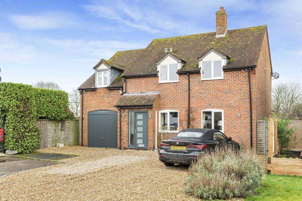 Main image of property: The Laurels, Stadhampton, Oxford, OX44 7XP