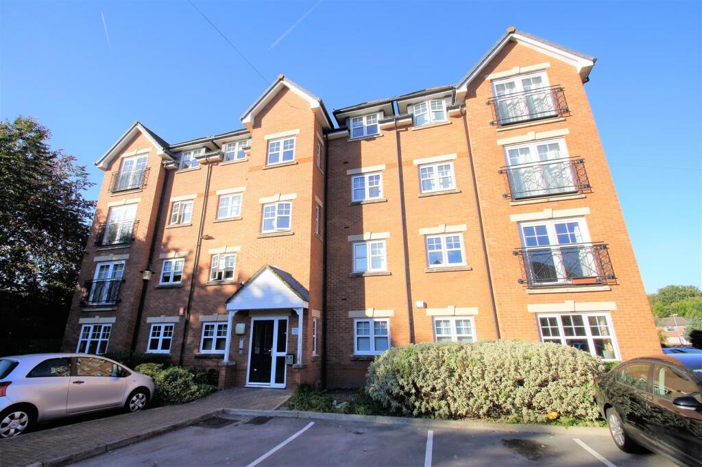 Apartment in Manchester, Burnage - View 5