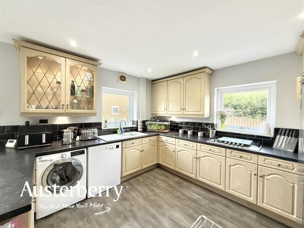 House in Stoke-on-Trent - View 2