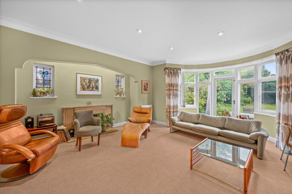 Beech Drive, N2 photo 3