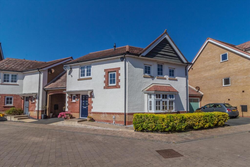 3-bed detached on Seacrest Avenue, Fleetwood, £254,950