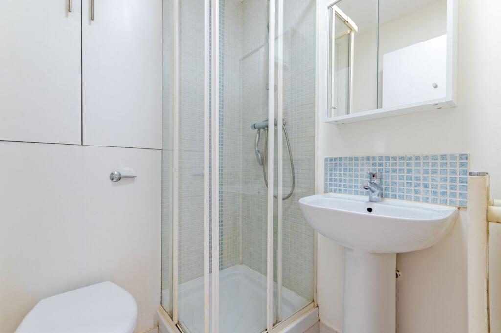 1 bedroom maisonette for rent