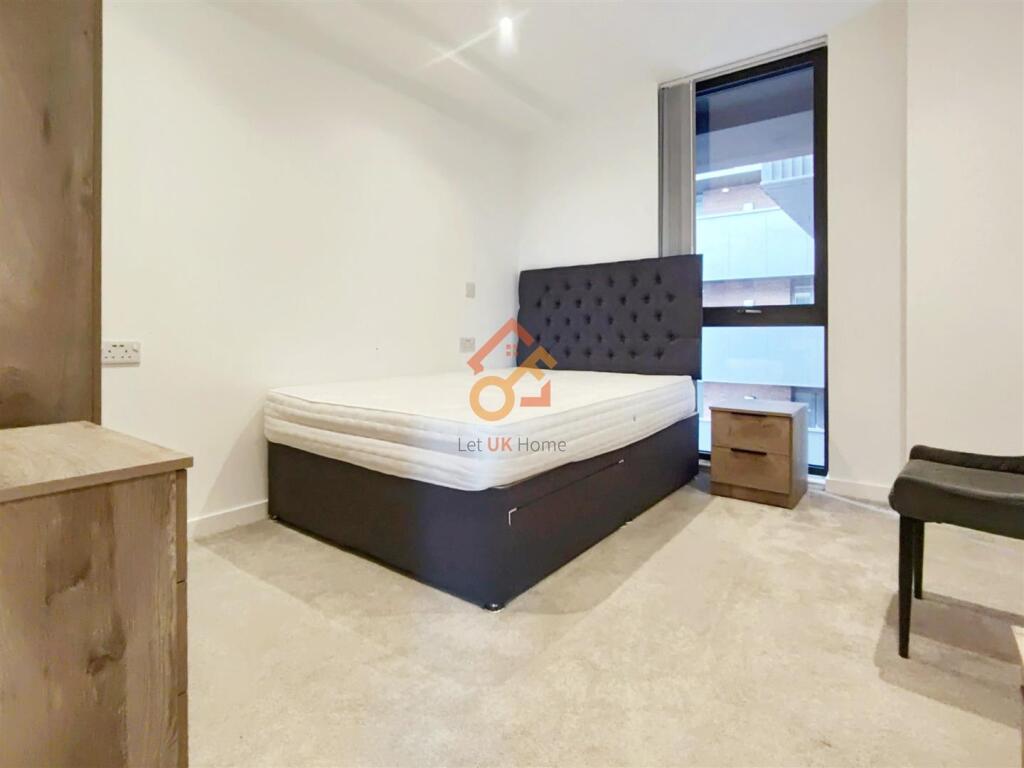 Apartment in Manchester - View 5