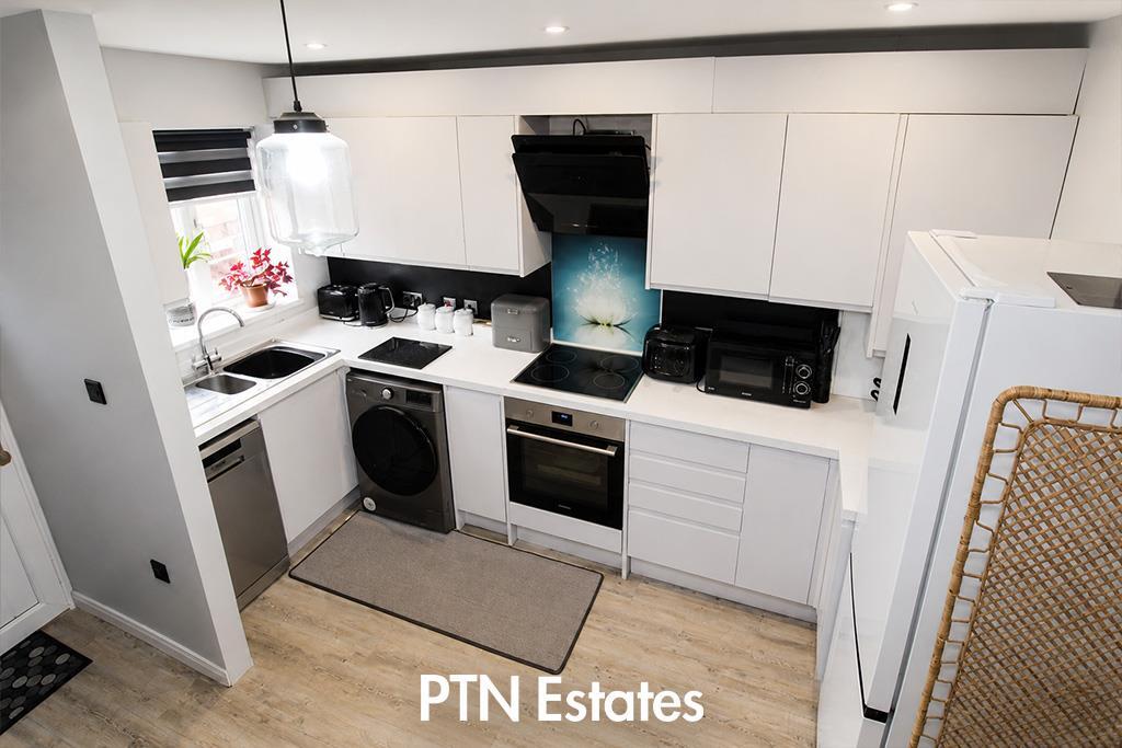 House in Brierley Hill, Quarry Bank - View 2