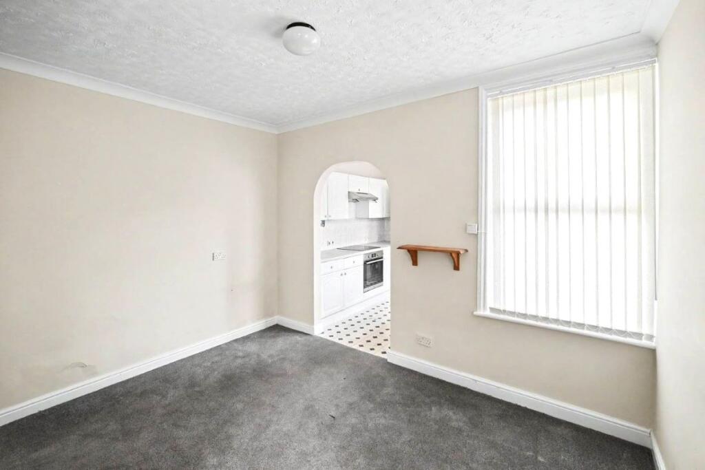 House in Eastleigh, Netley Hill, Hedge End - View 4