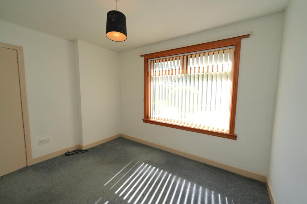 23 Happyhills, West Kilbride, KA23 9EP photo 4