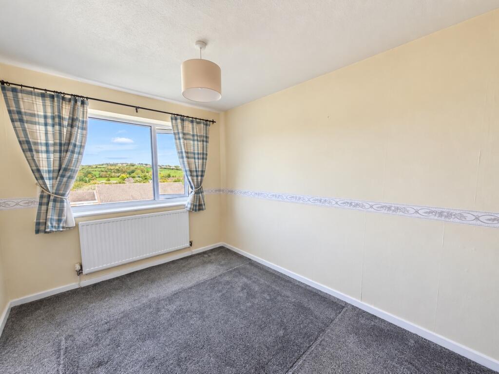 Denby Close, Liversedge, WF15 photo 3