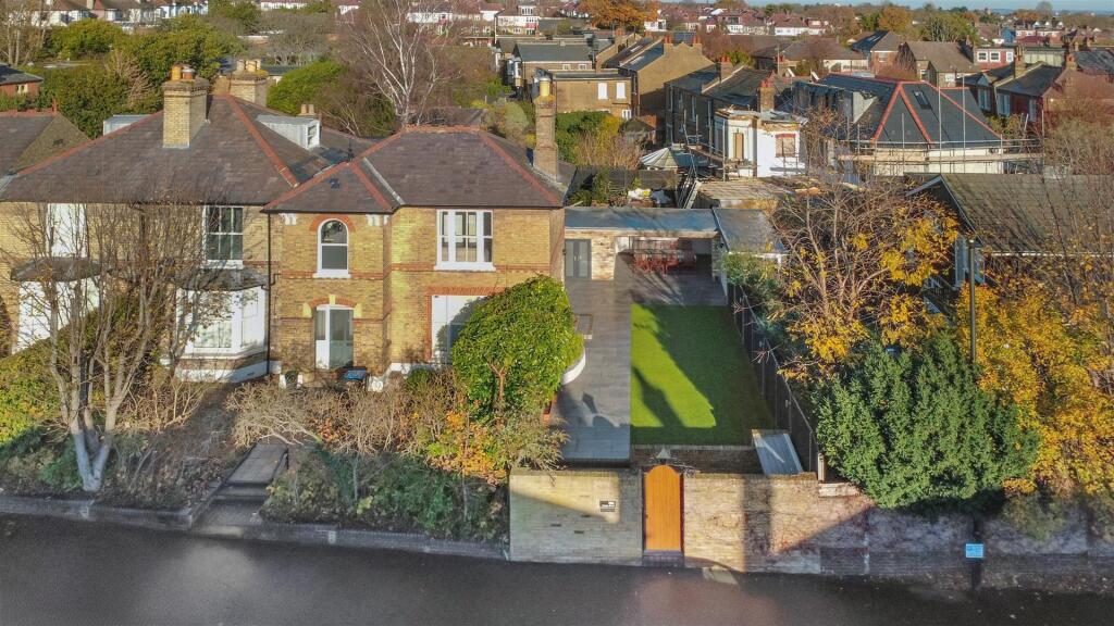 Main image of property: Station Road, Winchmore Hill, N21