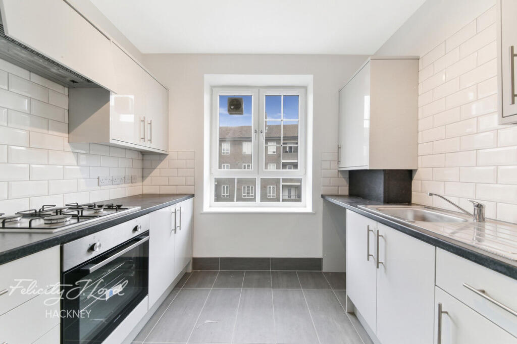 Apartment in London, Old Kingshold Estate, Hackney - View 2