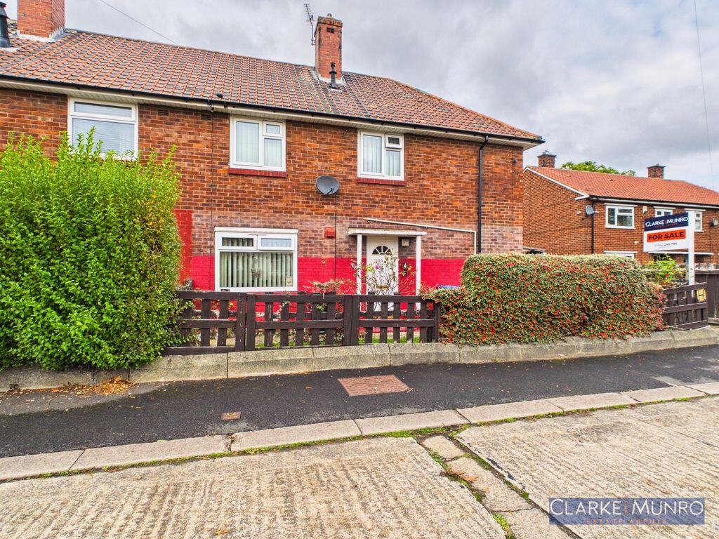 3-bed semi-detached on Greenham Close, Middlesbrough, £100,000