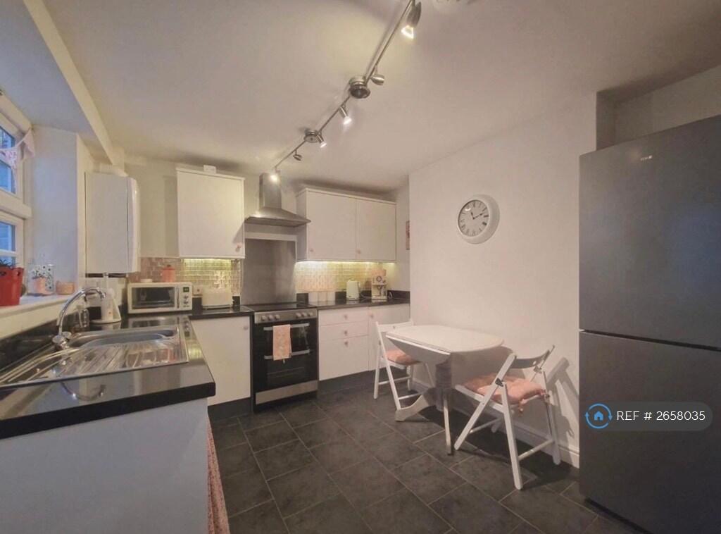 Apartment in Canterbury - More