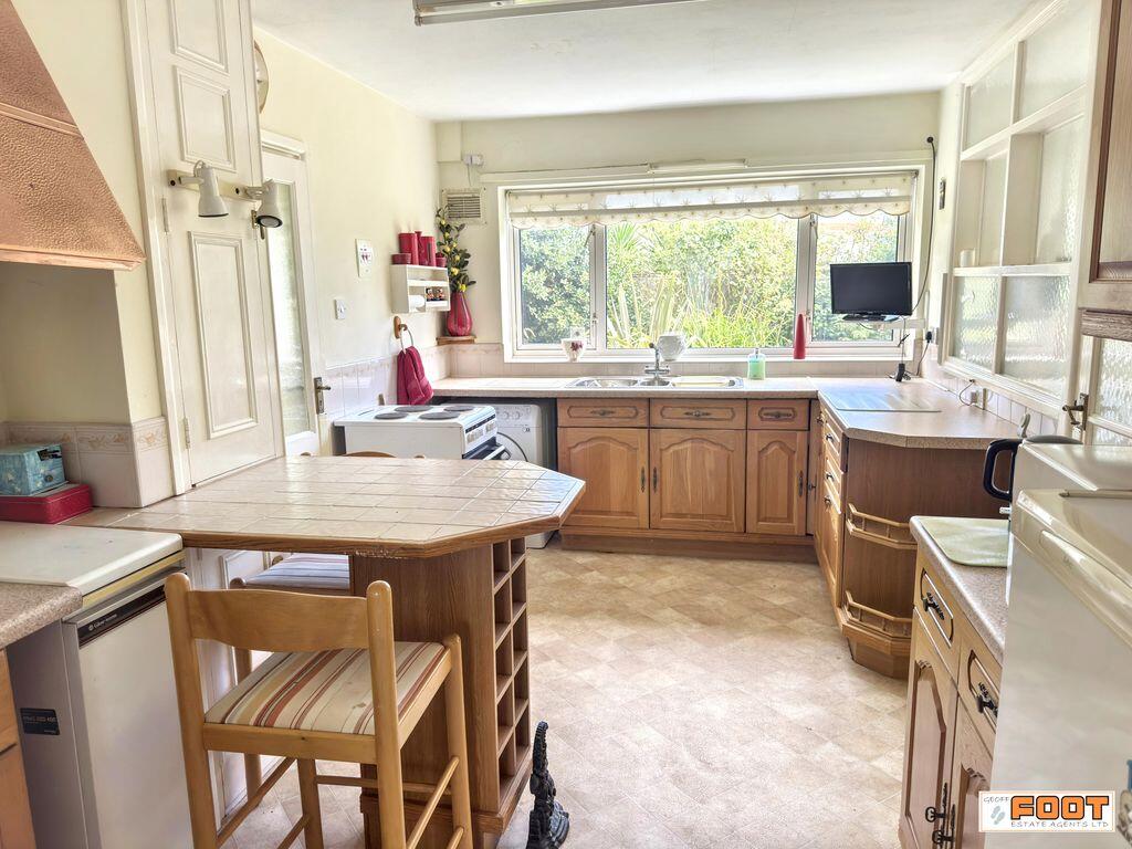 House in Havant, Hampshire - View 5
