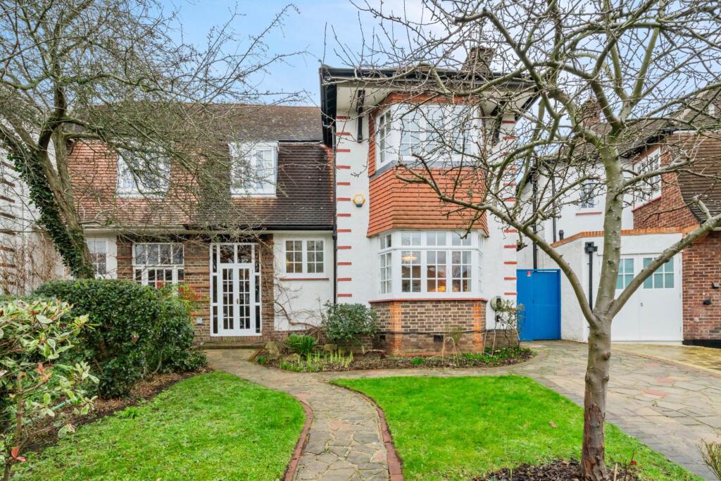 Main image of property: Gilkes Crescent, Dulwich, SE21