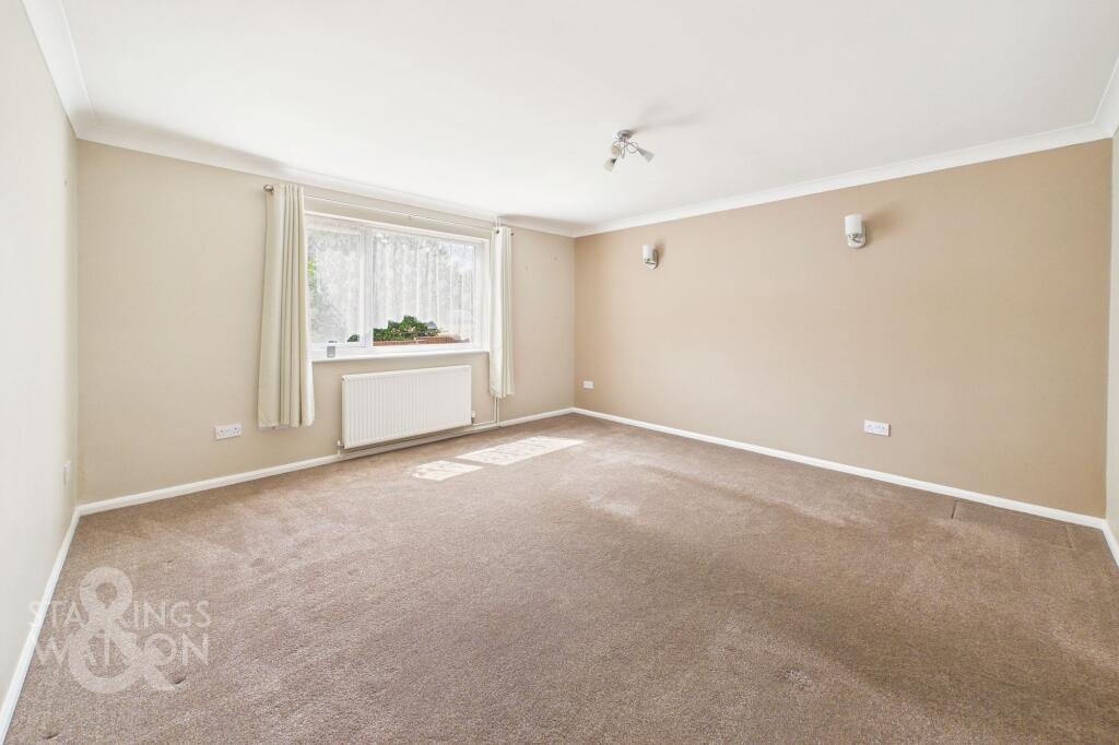 Howlett Drive, Clover Hill, Norwich photo 2