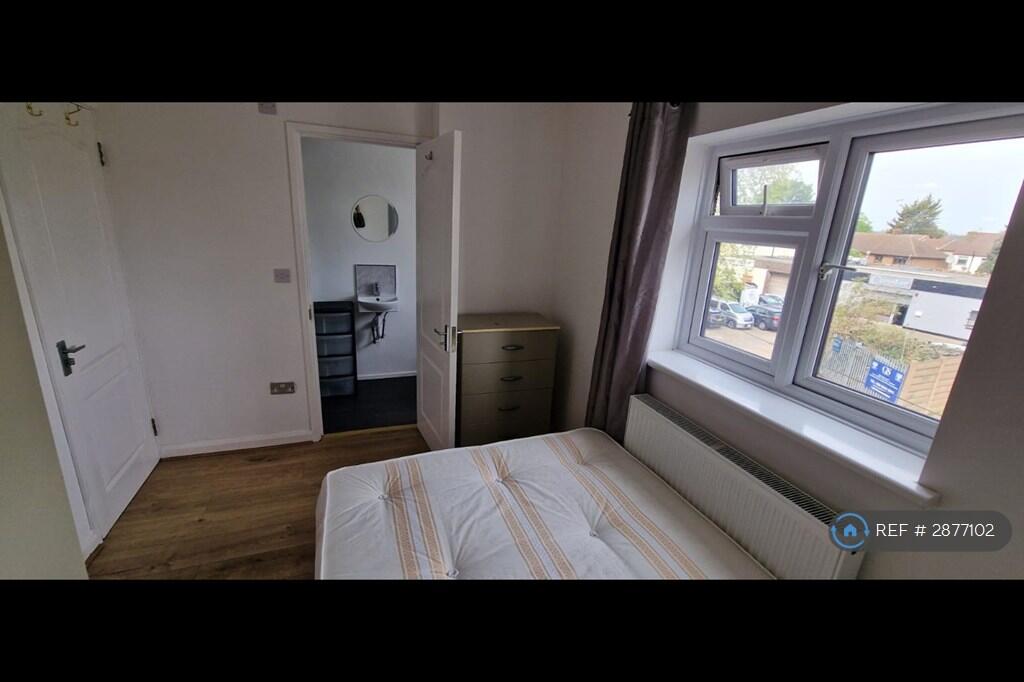 5 bedroom terraced house for rent