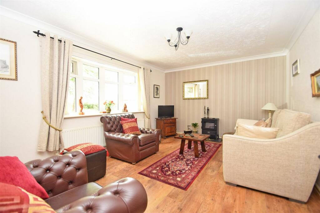 Thorns Grove, Bicton Heath, Shrewsbury photo 4