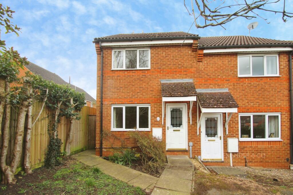 Main image of property: Bluebell Close, Buckingham, Buckinghamshire, MK18