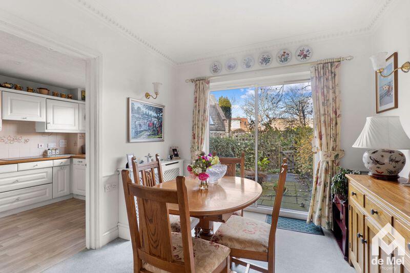 Gilders Paddock, Bishops Cleeve, Cheltenham, GL52 photo 4