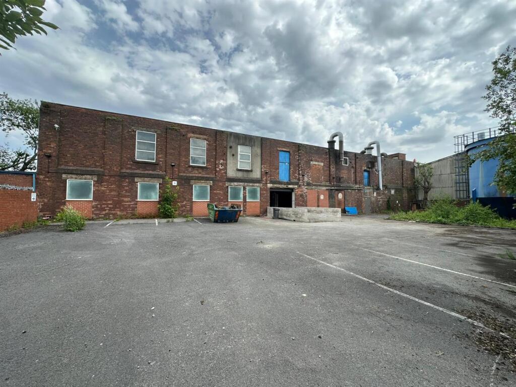 Building-Rear-Car-Park.jpeg
