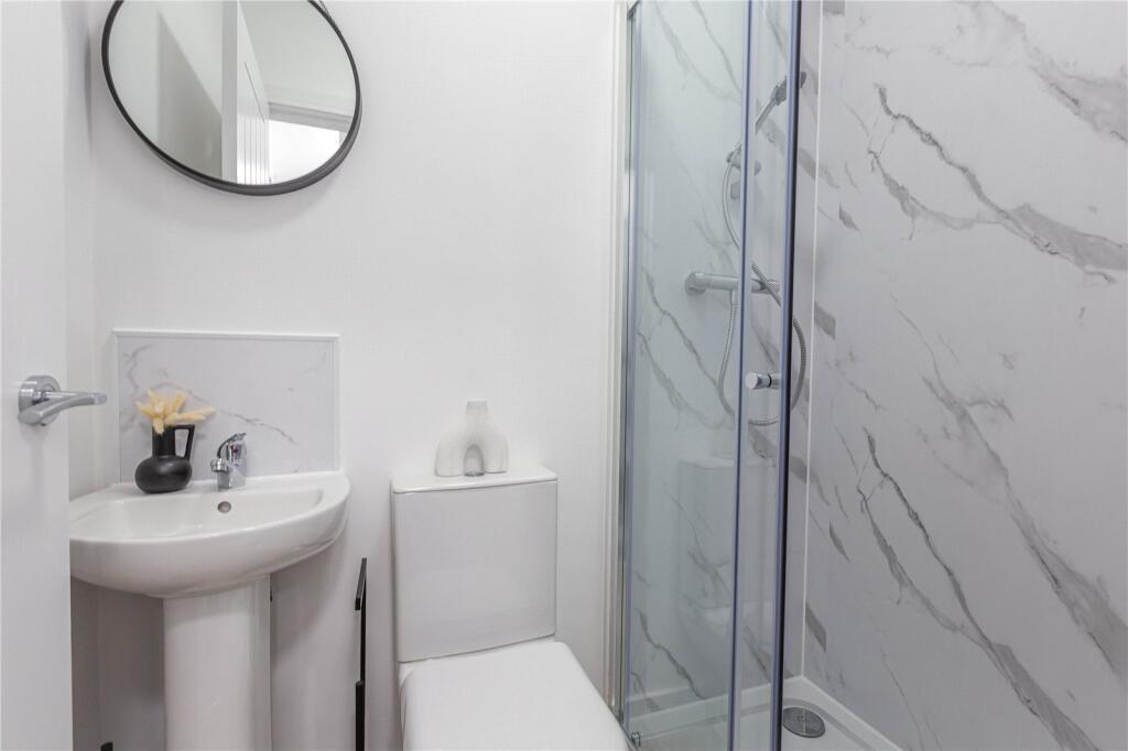 6 bedroom terraced house for rent