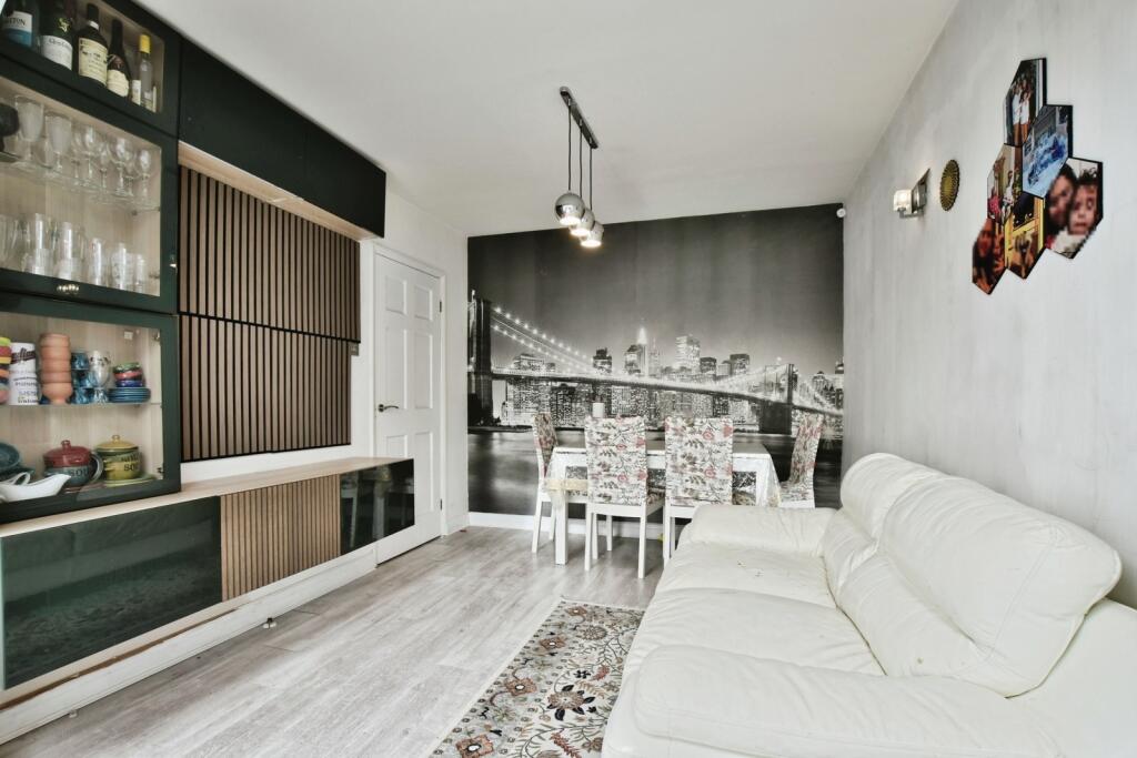 Trafford Drive, Timperley, Altrincham, WA15 – pohled 6