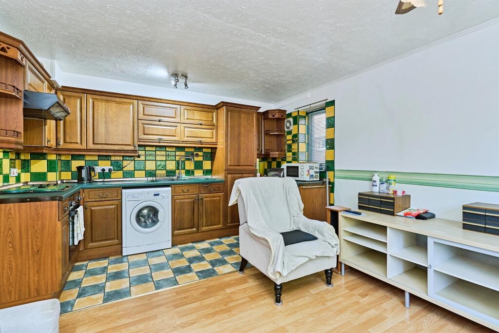 Apartment in Dudley - View 4