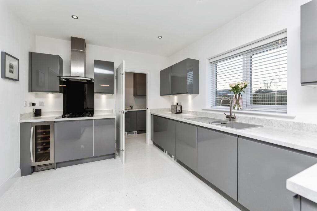 26, Chestnut Drive, Thorpe Willoughby, Selby, YO8 photo 3
