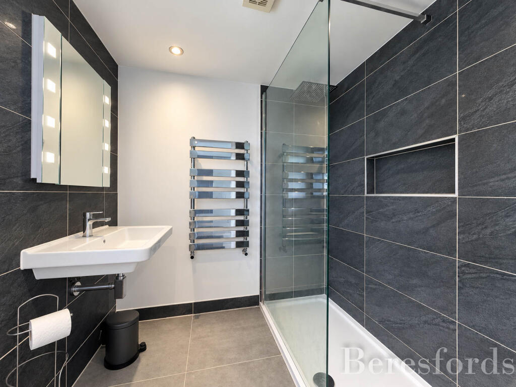 House in Romford - View 5