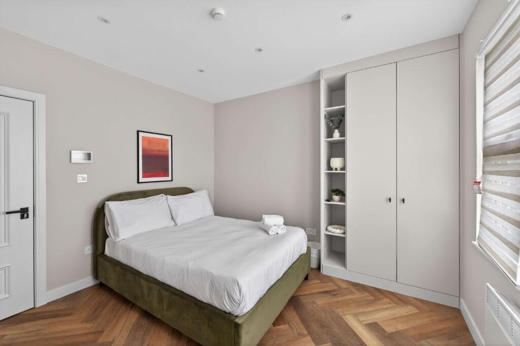 Apartment in London - View 5