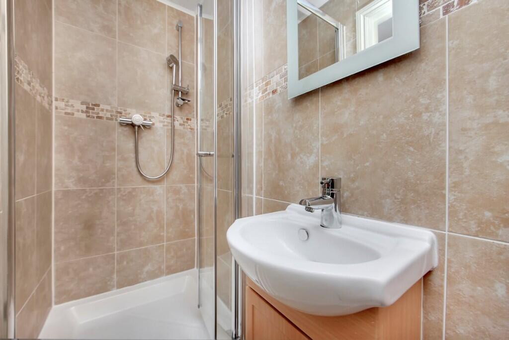 4 bedroom terraced house for rent