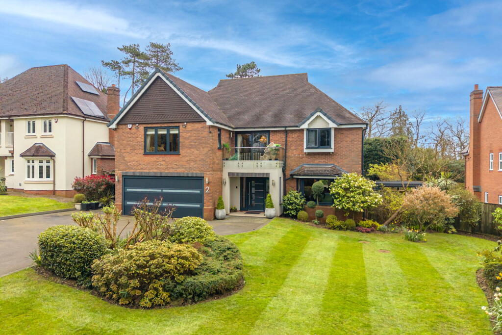 Main image of property: Merriemont Drive, Barnt Green, Birmingham, B45 8QZ