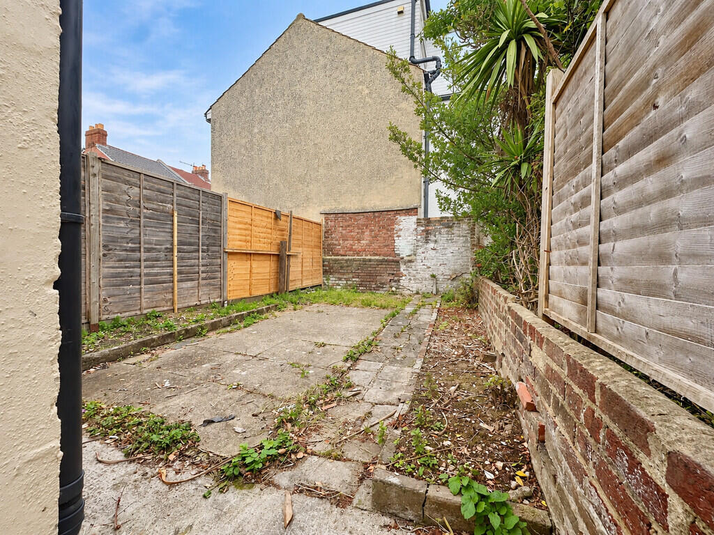 House in Portsmouth - More