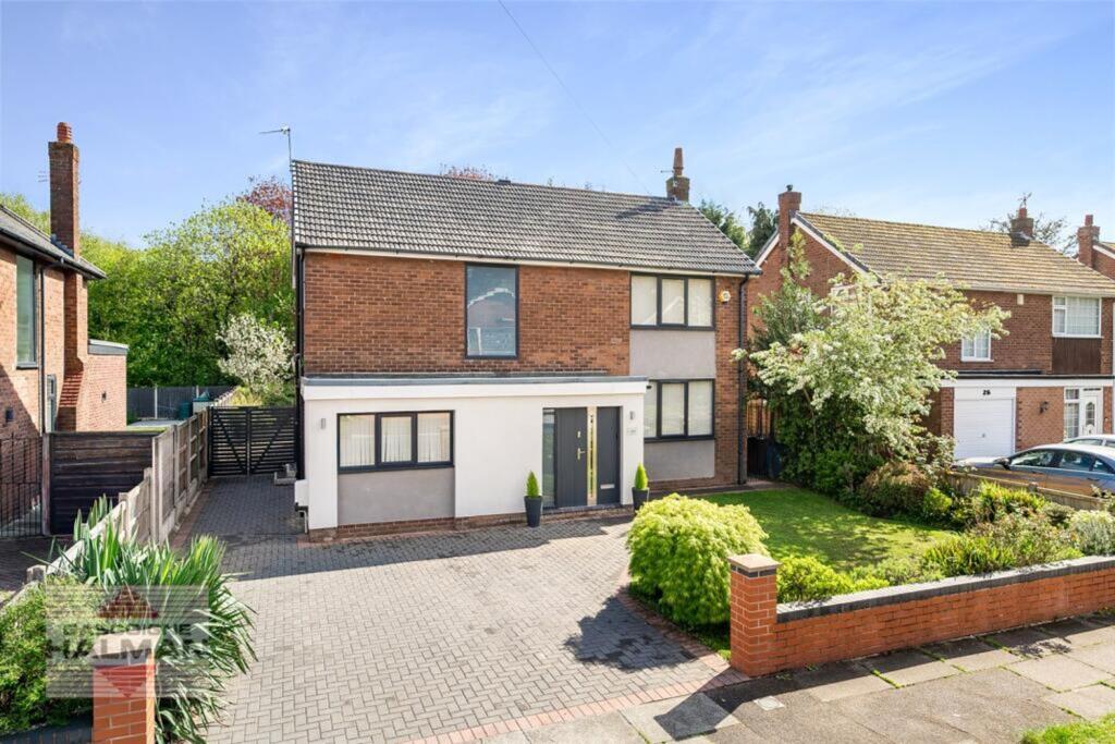 4-bed detached on New Forest Road, Manchester, M23, £700,000