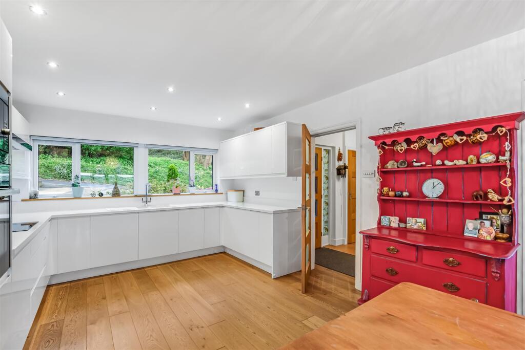 House in Bradford, Ben Rhydding, Ilkley - View 4