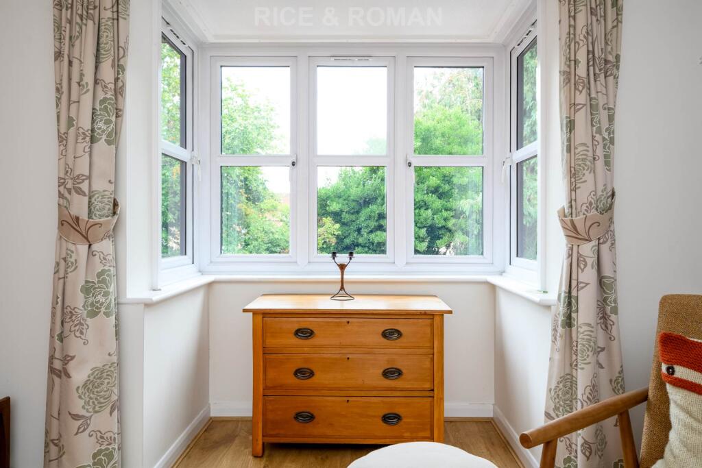 Apartment in Kingston upon Thames - View 5