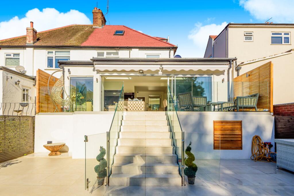House in London - View 3