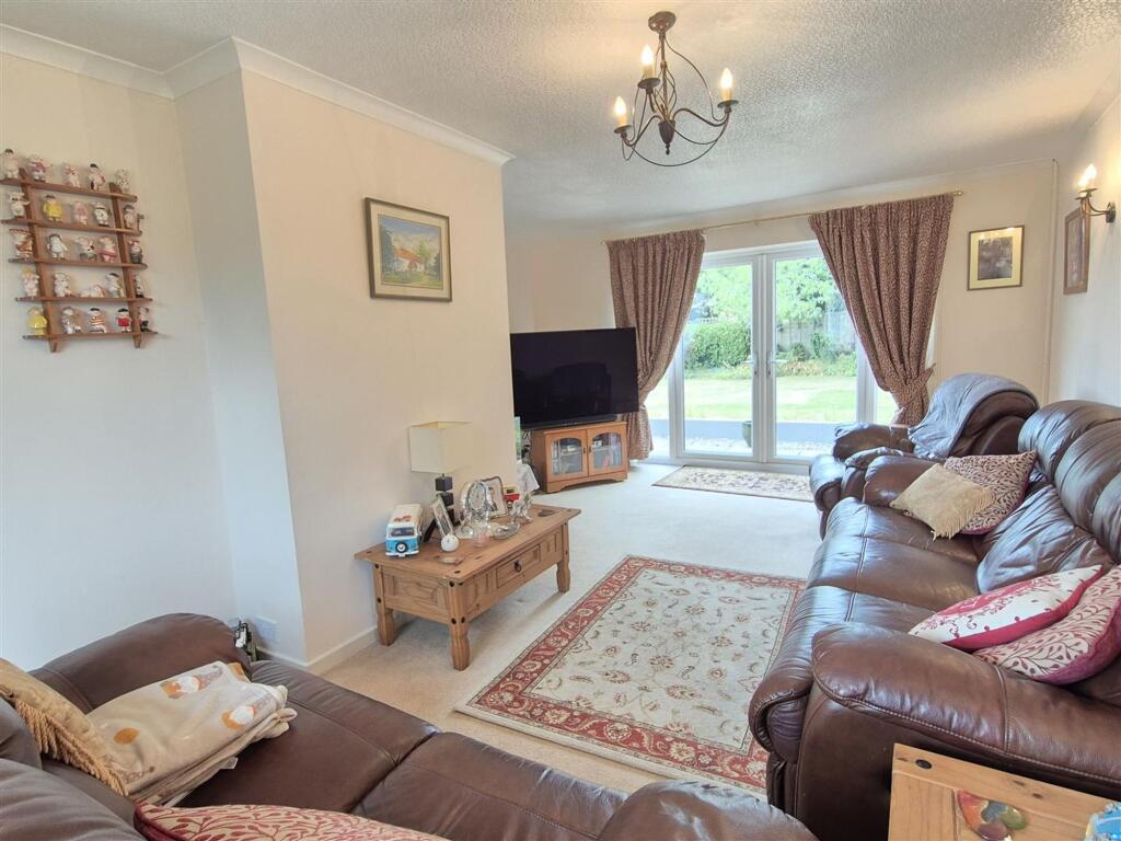 Castle Rock Drive, Coalville, LE67 photo 2