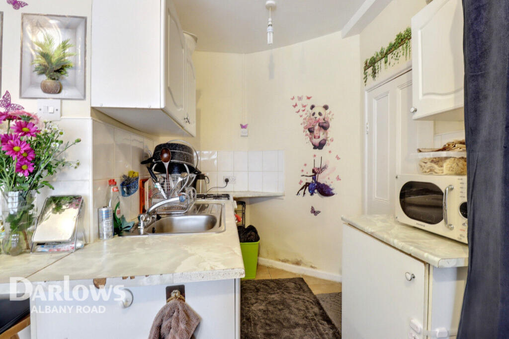 Studio flat on Merthyr Street, CARDIFF, £60,000