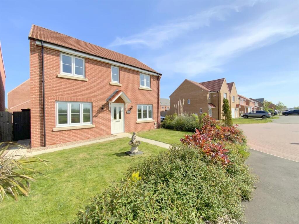 4-bed detached on Eagle Drive, Humberston, £275,000