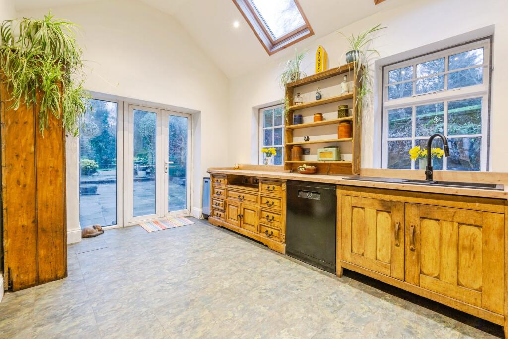Burnopfield, Newcastle Upon Tyne, NE16 - More