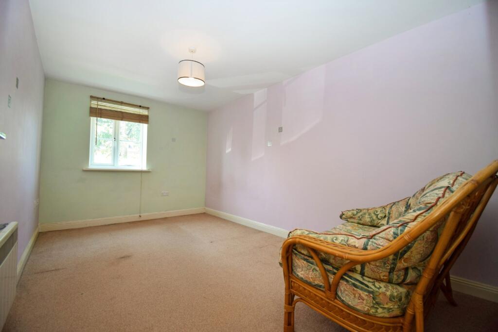 Apartment in Slough, Cippenham - View 5