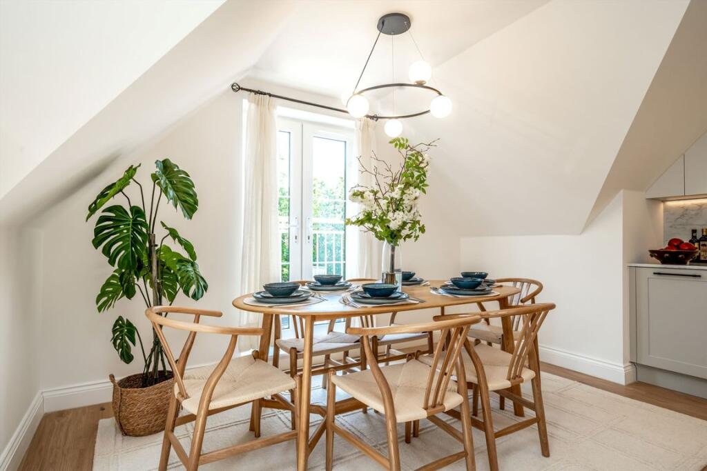 Apartment in Weybridge - View 4