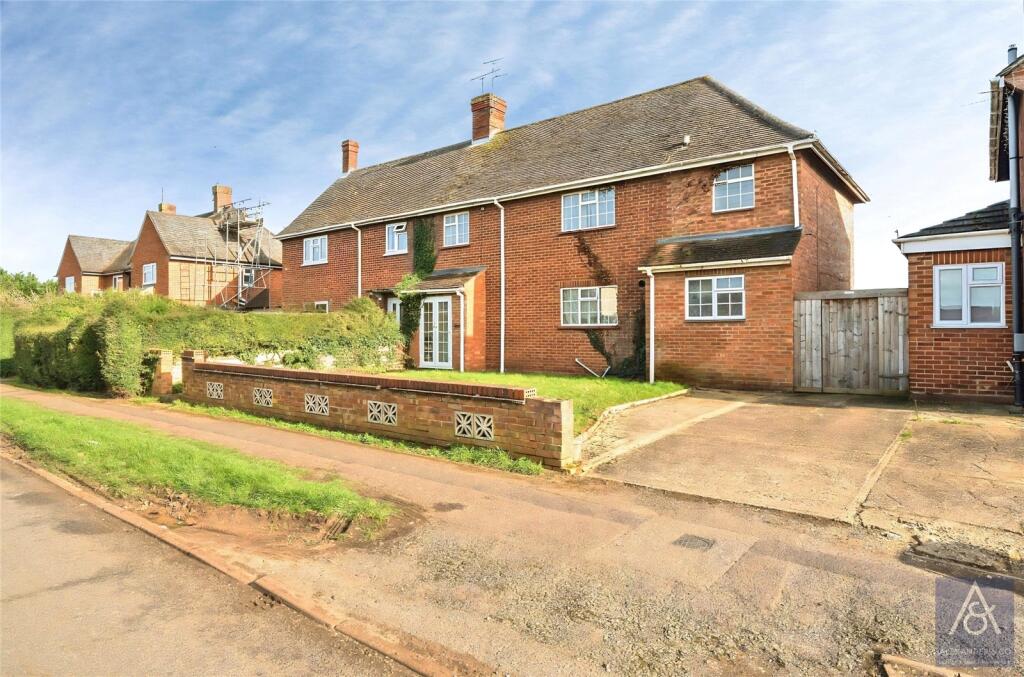 Main image of property: Overn Avenue, Buckingham, Buckinghamshire