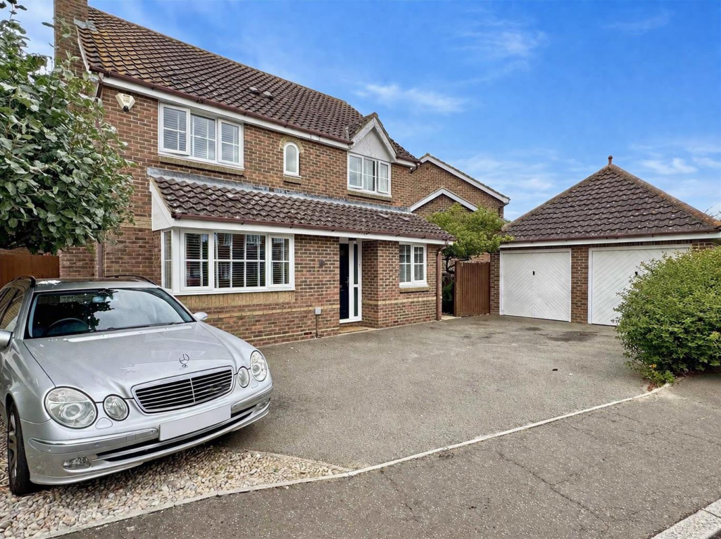 4-bed detached on Pintail Crescent, Great Notley, Braintree, £500,000