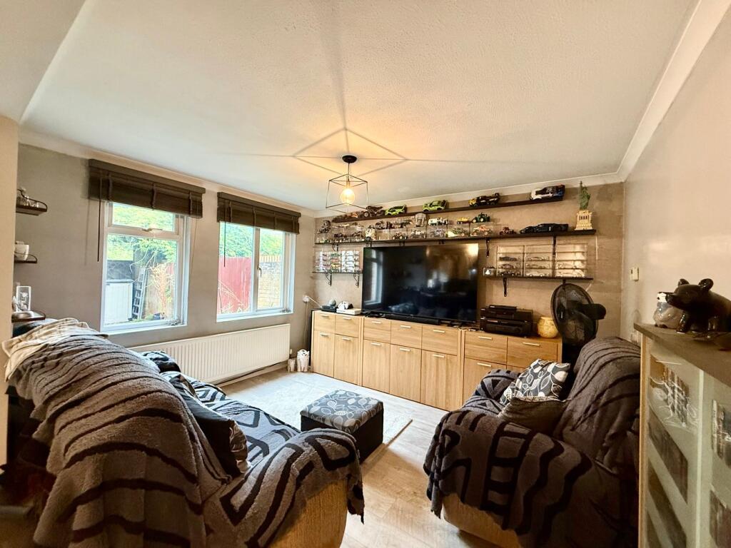 Apartment in Milton Keynes - View 4