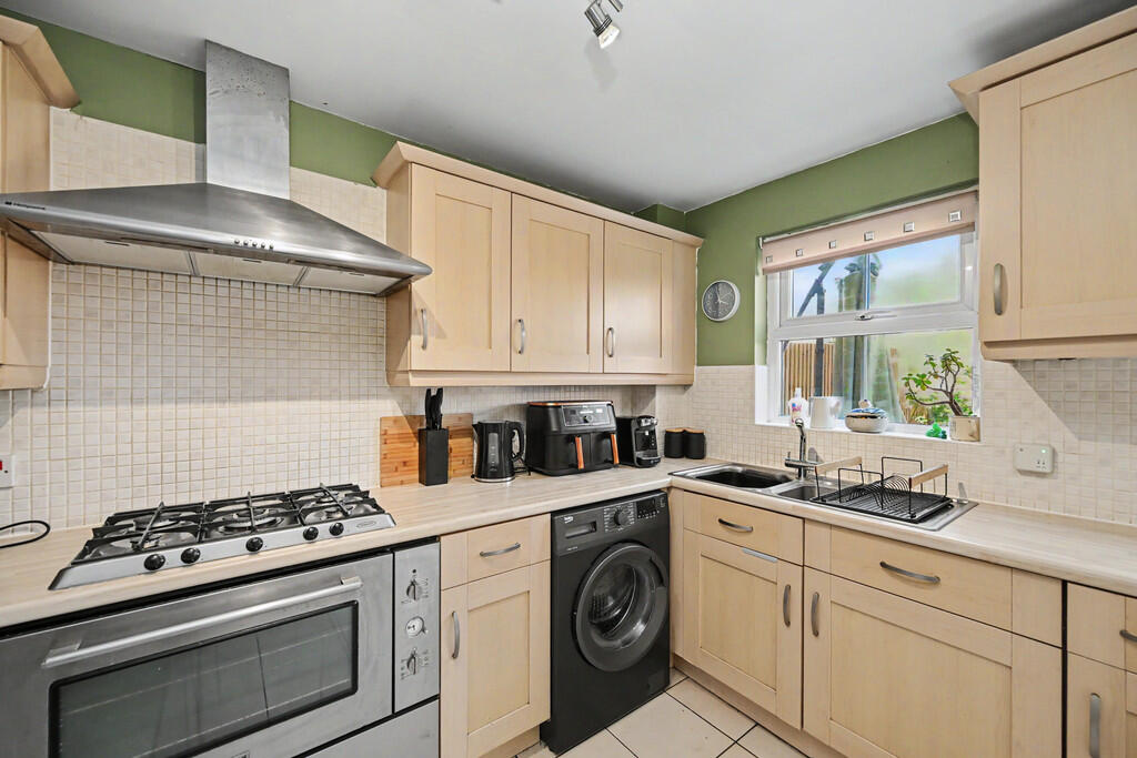 House in Rugby, Warwickshire - View 5