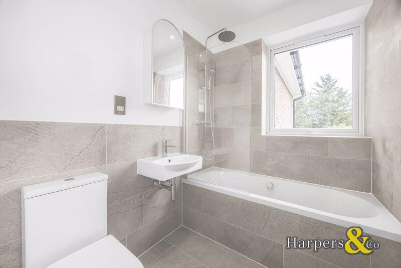 House in London - View 5