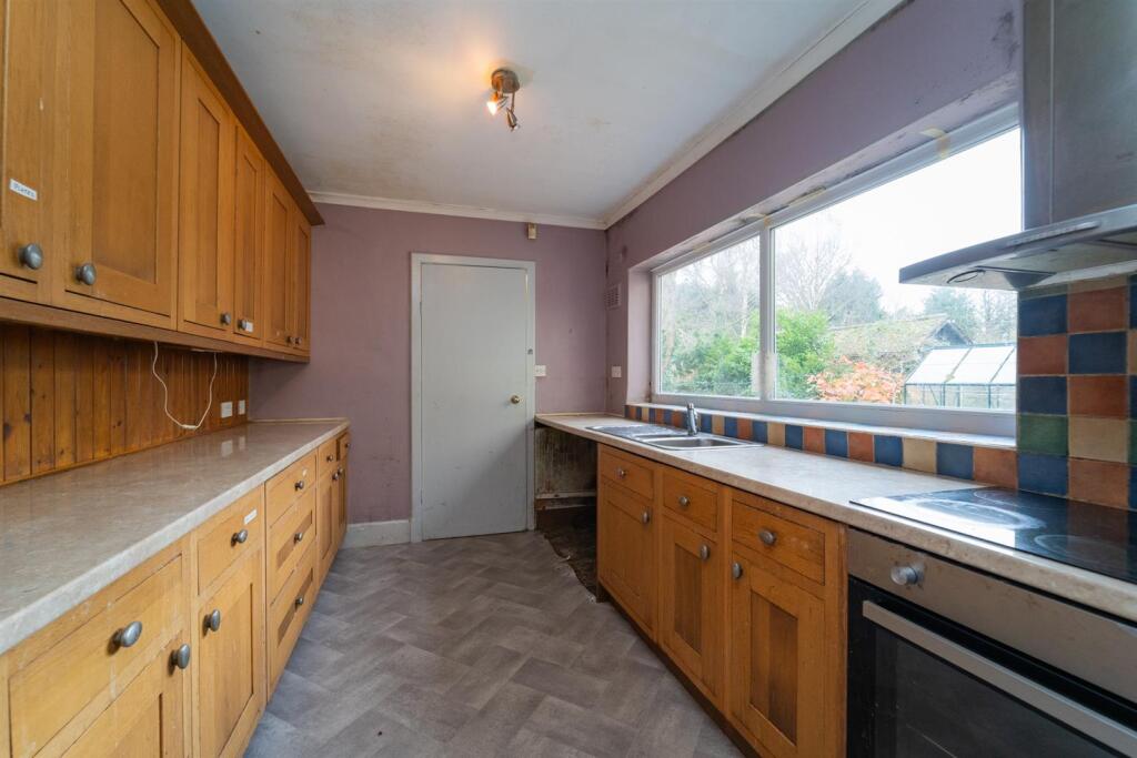 Edge Lane Stretford photo 4
