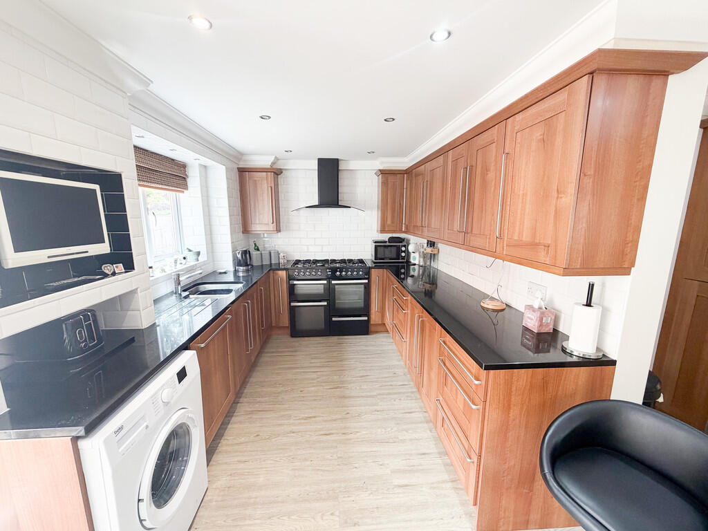 House in Stoke-on-Trent - More