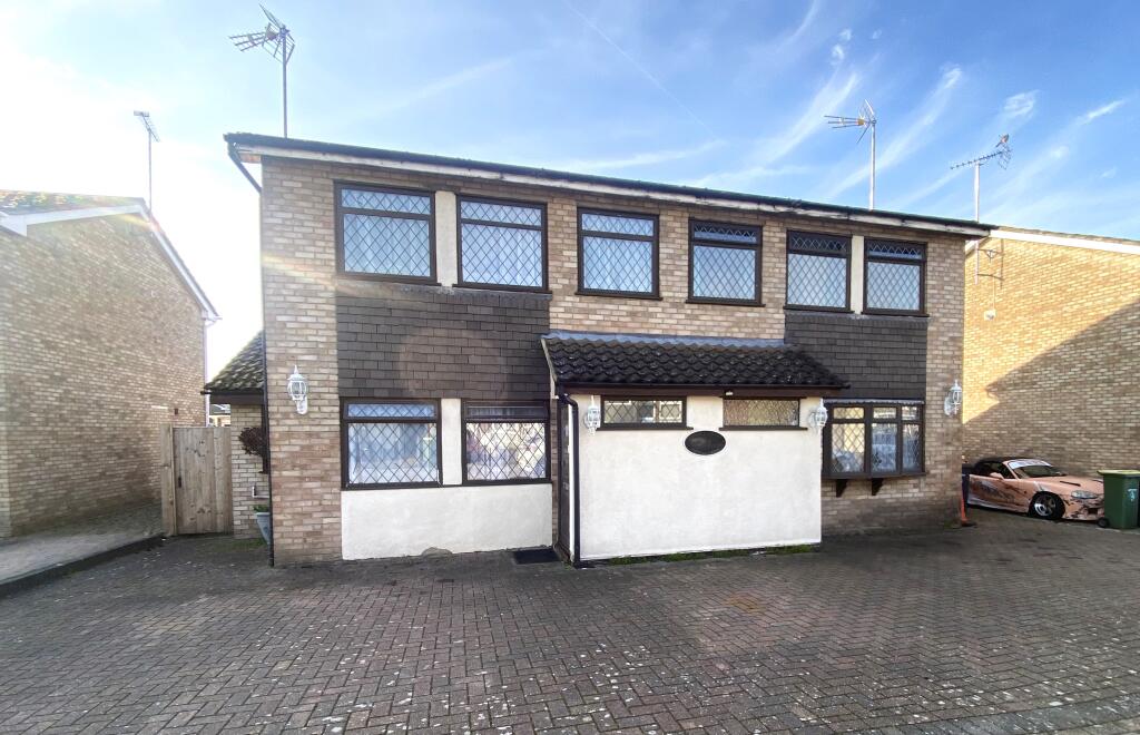 Main image of property: Dorset Gardens, Rochford, SS4